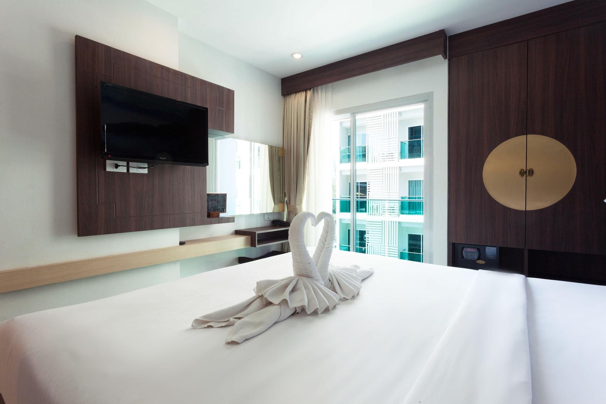 The Aim Patong Hotel Exterior photo