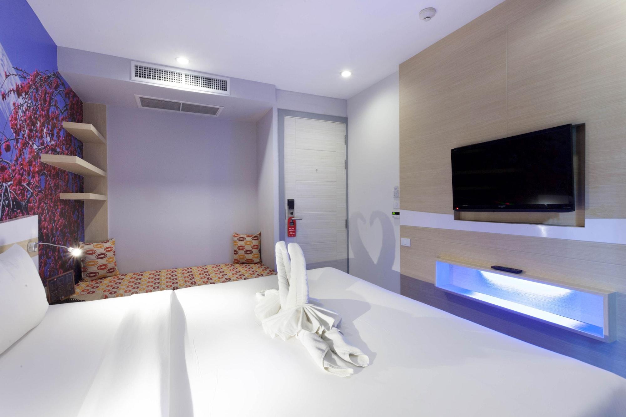 The Aim Patong Hotel Exterior photo