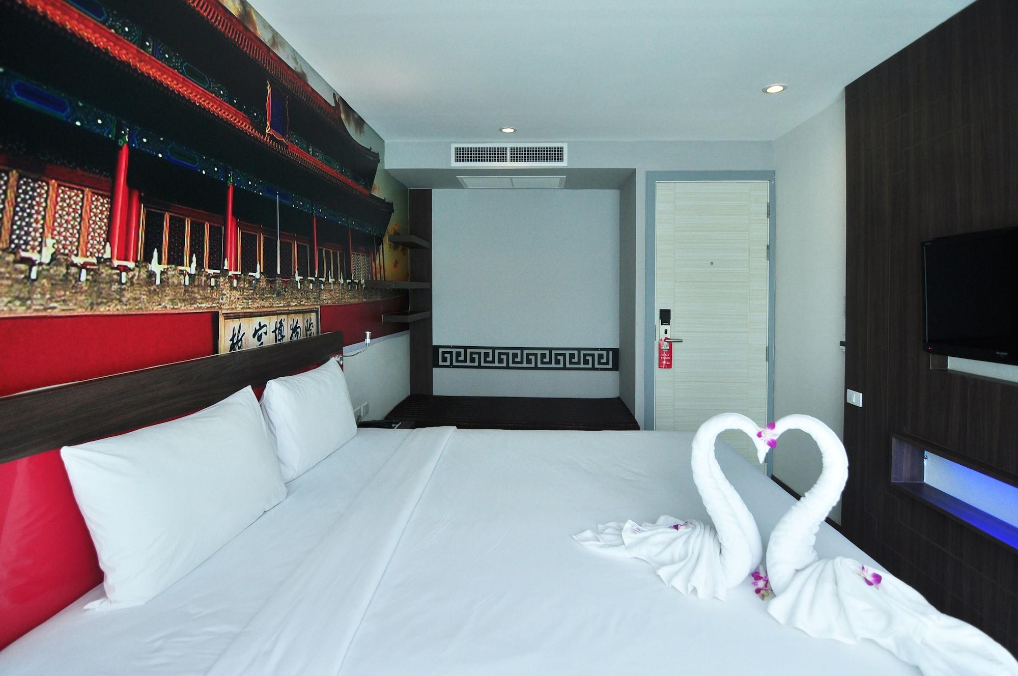 The Aim Patong Hotel Exterior photo