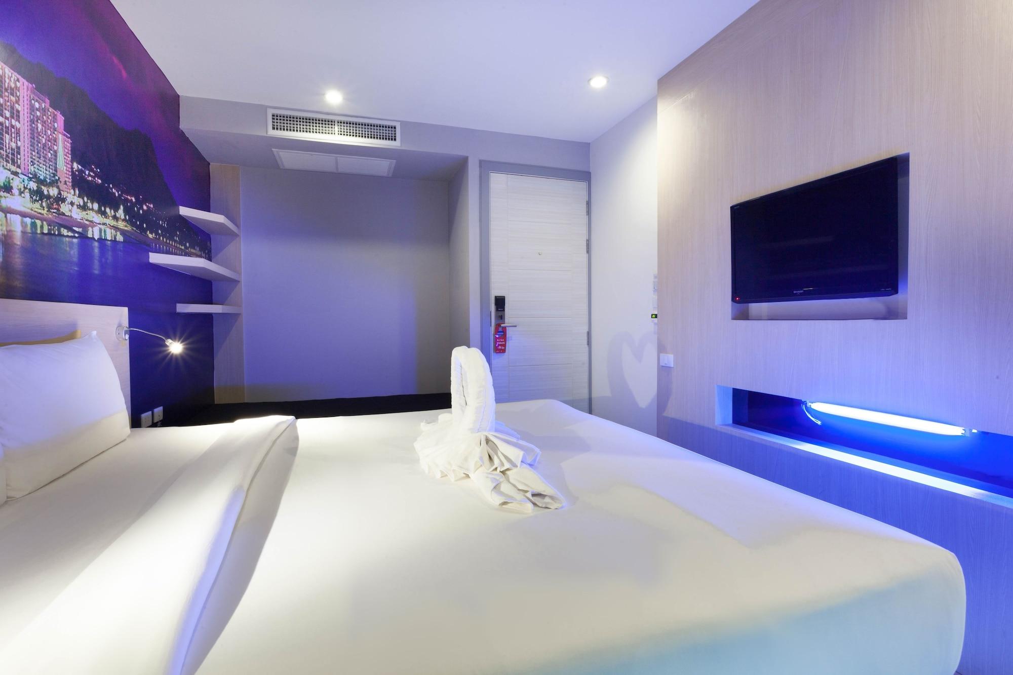 The Aim Patong Hotel Exterior photo